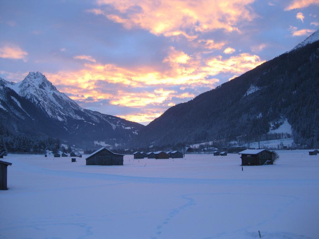 Apart Bella Monte Apartment Pettneu am Arlberg Exterior photo